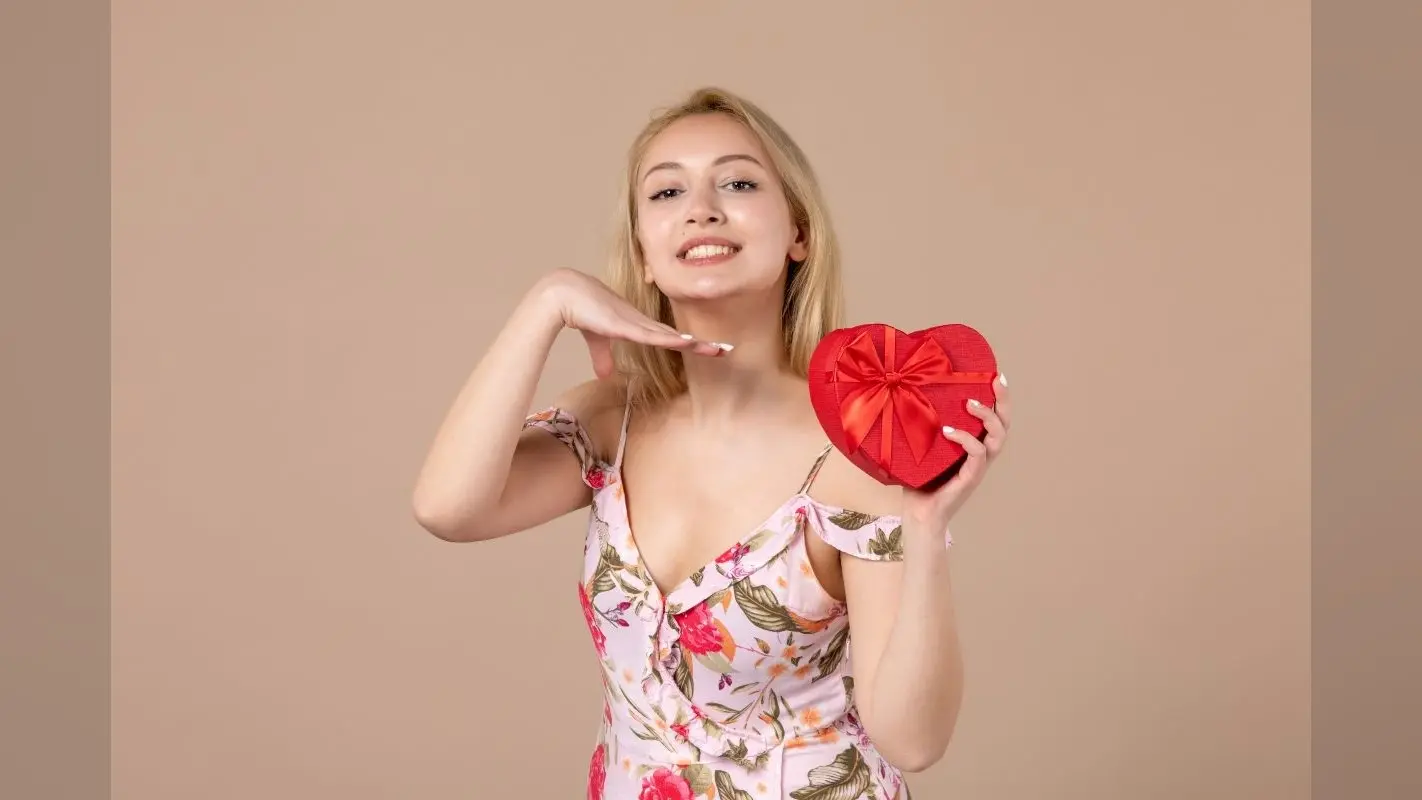 Valentine Day: आपसे नहीं हटेंगी बॉयफ्रेंड की नजरें, इन चीजों का इस्तेमाल से त्वचा को बनाएं खूबसूरत