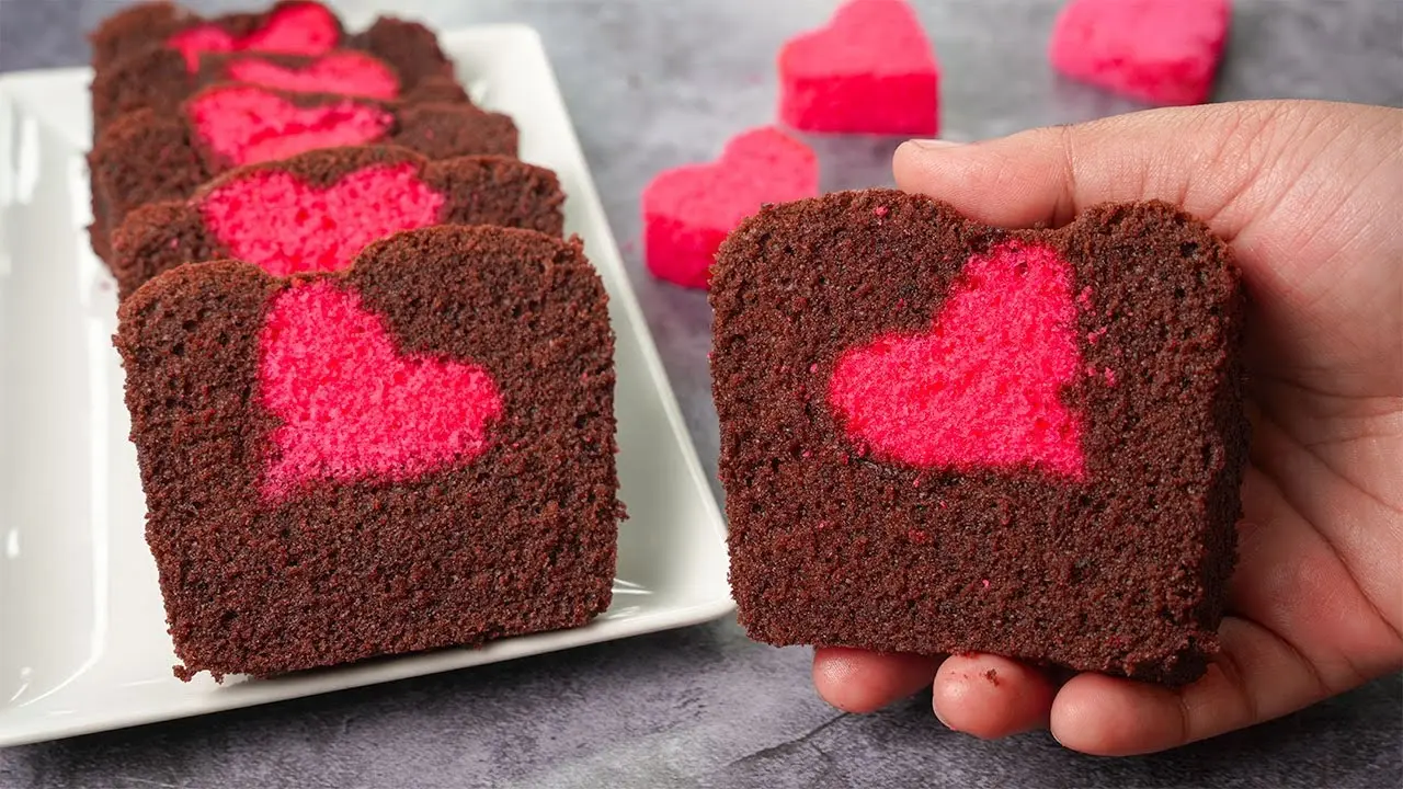 Valentines Day Recipe : पार्टनर को कीजिए इंप्रेस और ट्राई कीजिए ये चीसी हार्ट पिज्जा, जानें विधि
