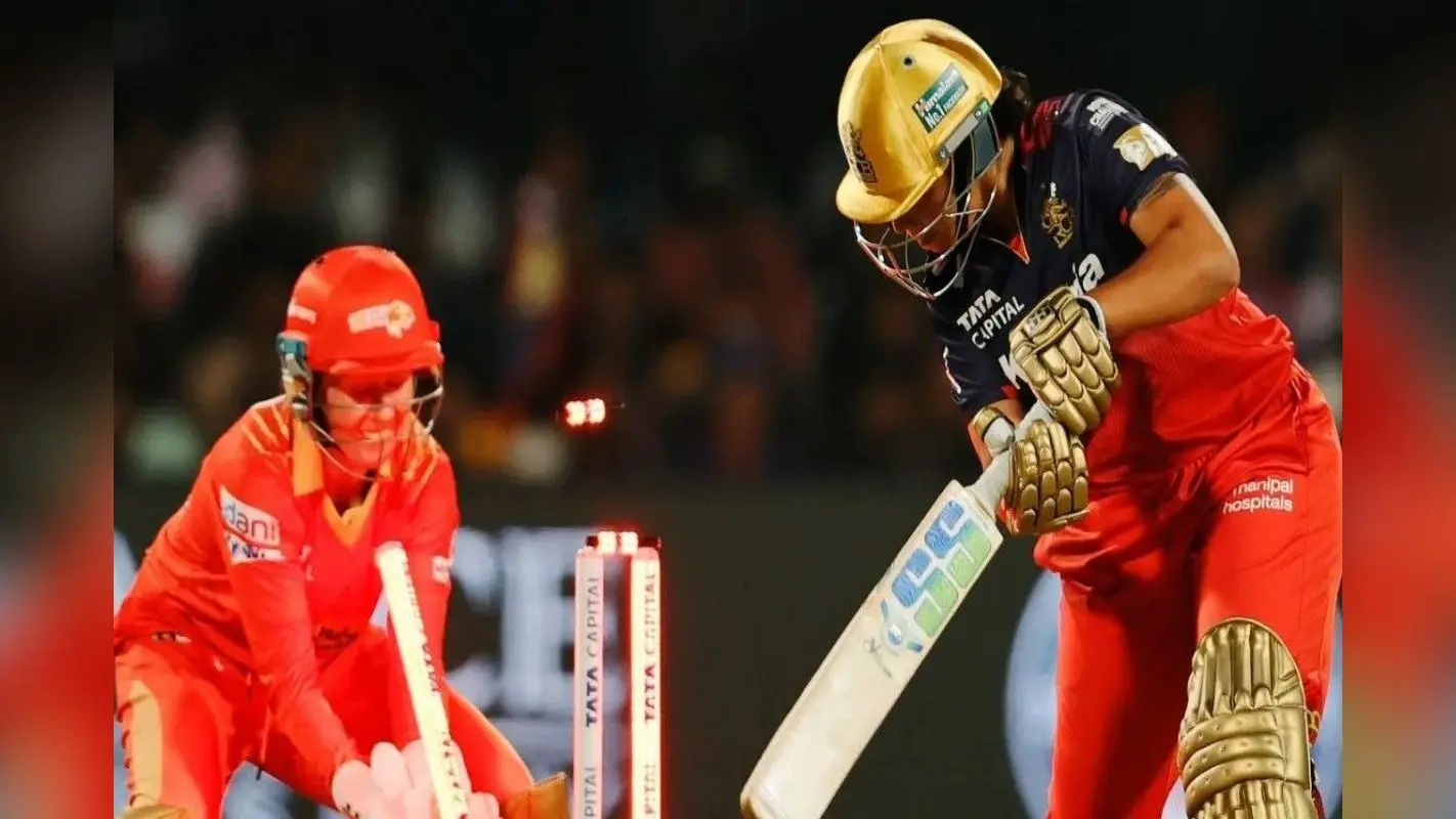 WPL 2025: गुजरात जायंट्स की दमदार जीत! RCB को 6 विकेट से रौंदा, एश्ले गार्डनर का तूफानी अर्धशतक