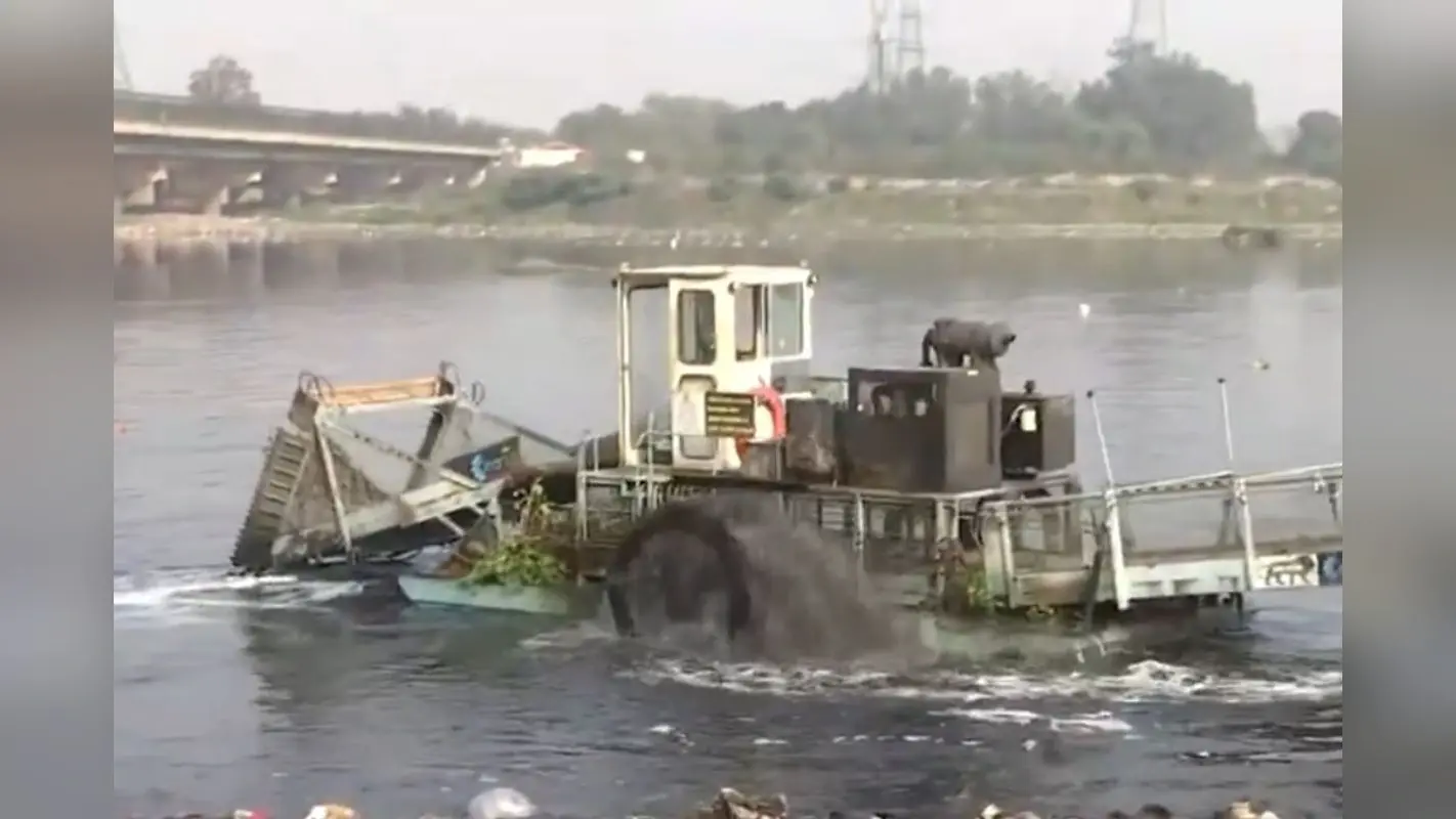 Yamuna Cleaning Video: ‘आप’ की सरकार जाते ही यमुना की सफाई शुरू, तीन साल का प्लान तैयार