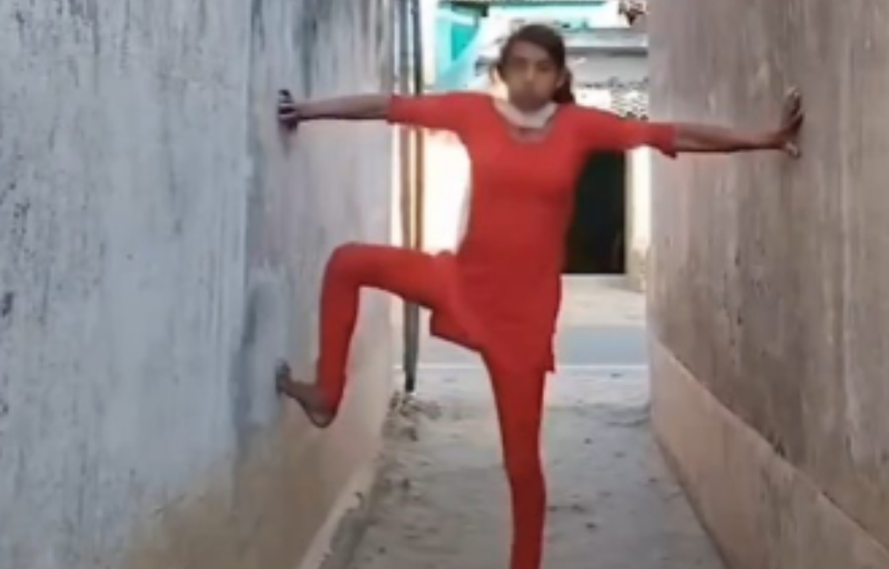 अरे वो देखो कैसे उड़ी पापा की परी, Video देखकर नहीं रोक पाएंगे हंसी