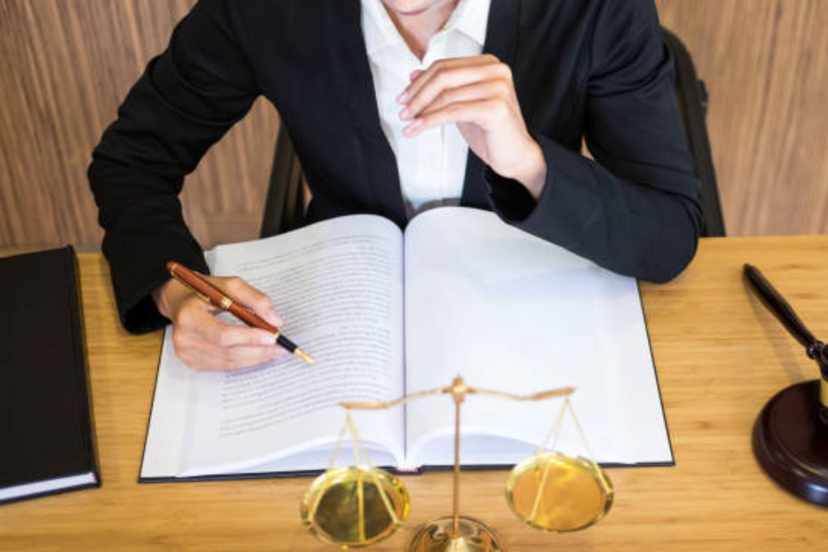 Civil Judge Exam: 12वीं के बाद कैसे बनते हैं सिविल जज, जानें एग्जाम से लेकर सैलरी तक की डिटेल्स