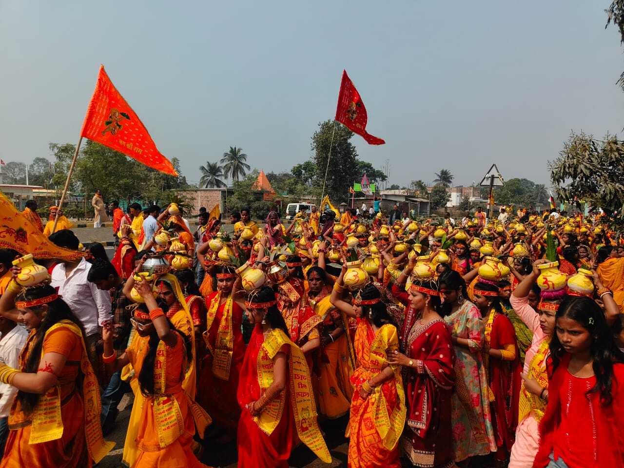 श्रीमद् भागवत कथा को लेकर निकाली कलशयात्रा