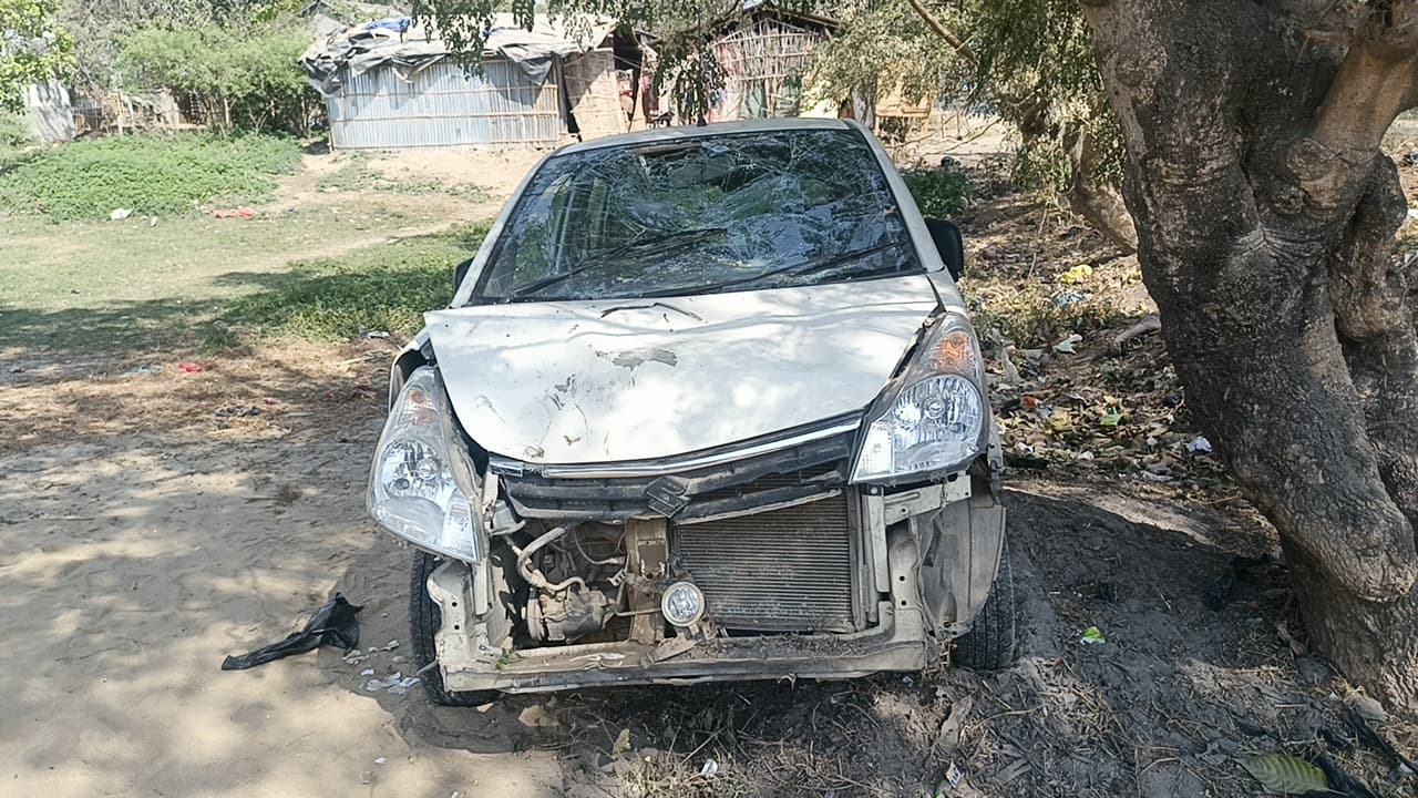 पीएचसी प्रभारी की कार और बाइक की टक्कर में दो जख्मी