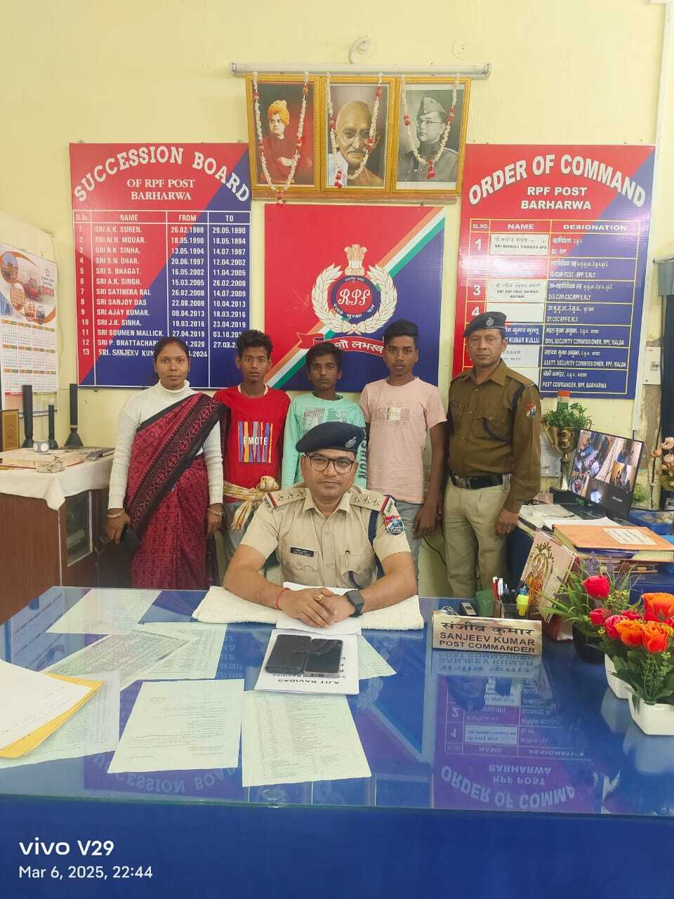 गुप्त सूचना पर आरपीएफ ने तीन नाबालिगों के साथ एक तस्कर को दबोचा