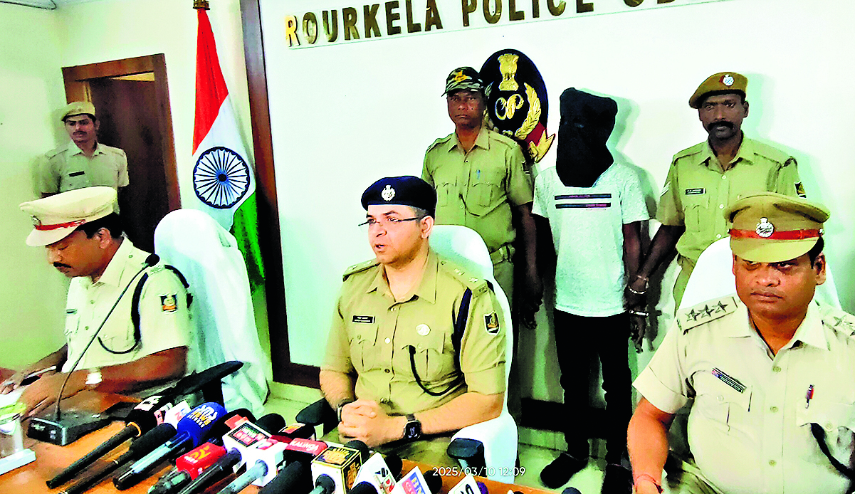 Rourkela News: सेक्टर-19 लूटकांड के आरोपी आठ हफ्ते बाद गिरफ्तार, कटिहार से पांच लाख की नकदी बरामद
