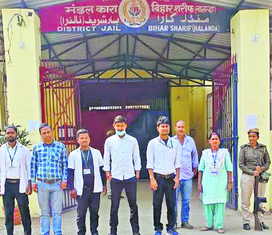 बंदियों की नियमित जांच को लेकर चिकित्सकों की टीम गठित
