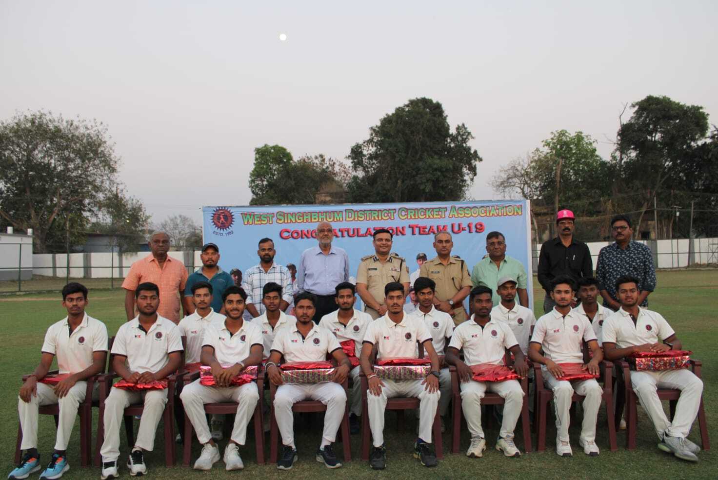 Chaibasa News : जिले के खिलाड़ी एक दिन झारखंड व भारत का नाम रोशन करेंगे : डीआइजी