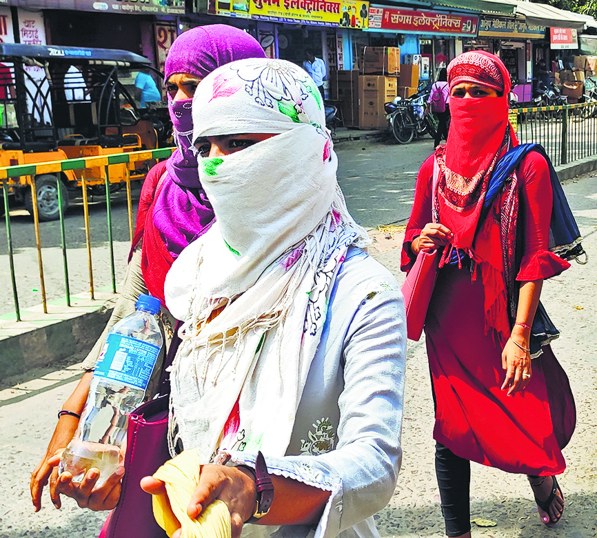 Gopalganj News : बढ़ी गर्मी, पारा हुआ 33 डिग्री के पार, रात में भी लोगों को वैशाख वाली गर्मी का होने लगा एहसास
