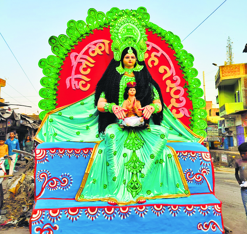 होलिका दहन के साथ शुरू हो गया जिले में होली का त्योहार