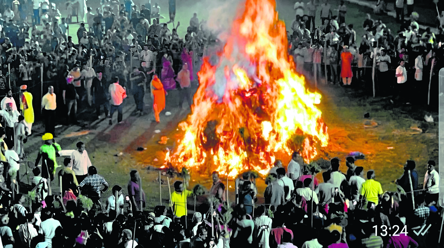होलिका-दहन के बाद मनी होली