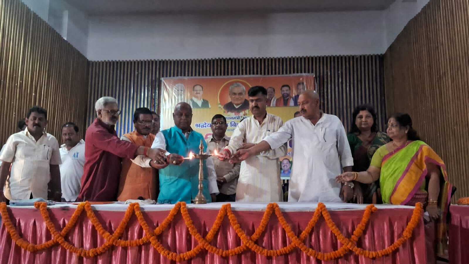 अटल जी की विरासत को आने वाले पीढ़ियां सदैव संजोकर रखेगी : मंत्री