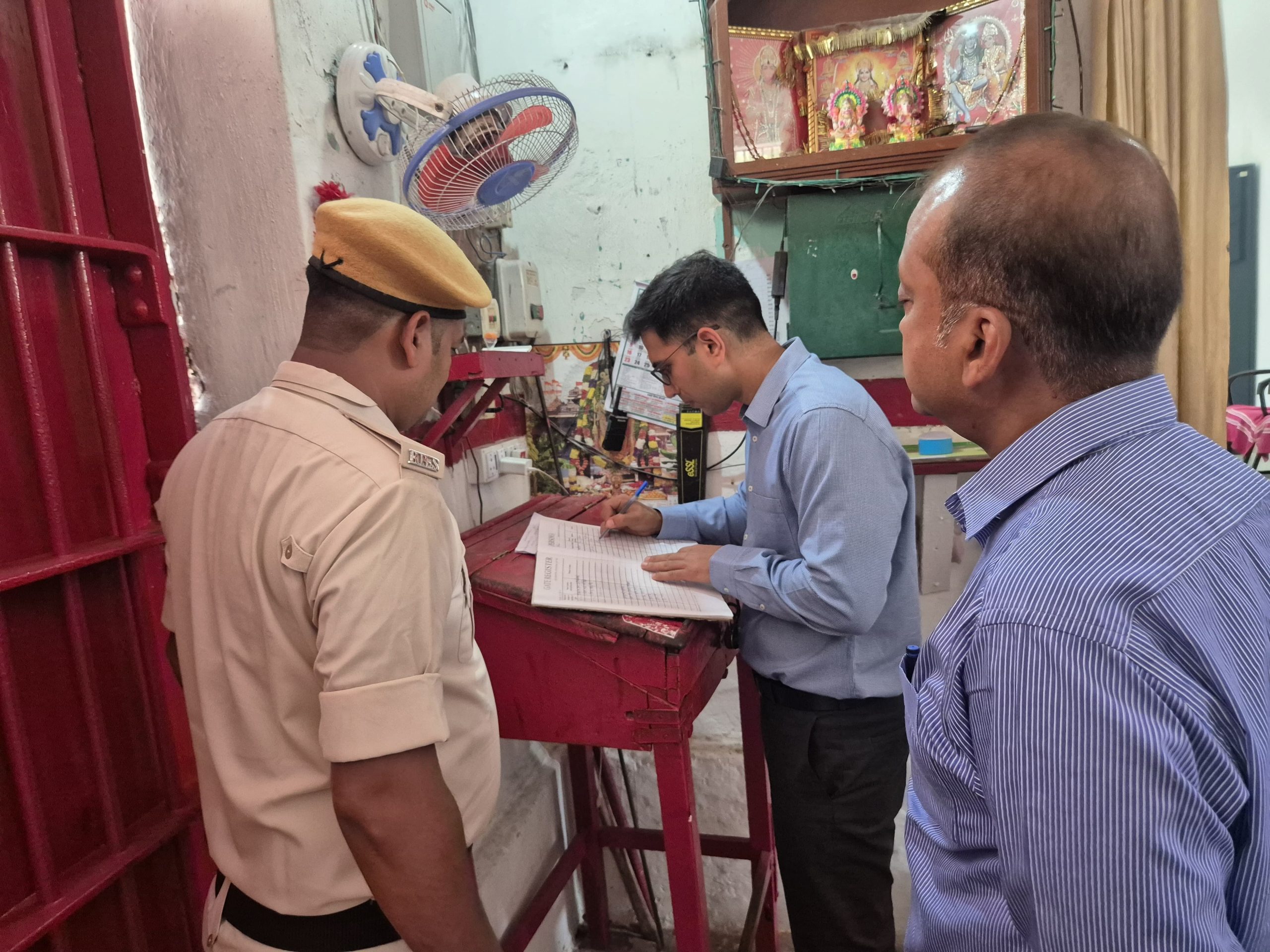 सेंट्रल जेल मोतिहारी का डीएम ने किया निरीक्षण
