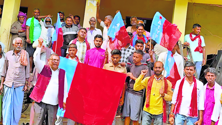 युवाओं को जाति, धर्म के नाम पर गुमराह कर रही है सरकार : अनिल