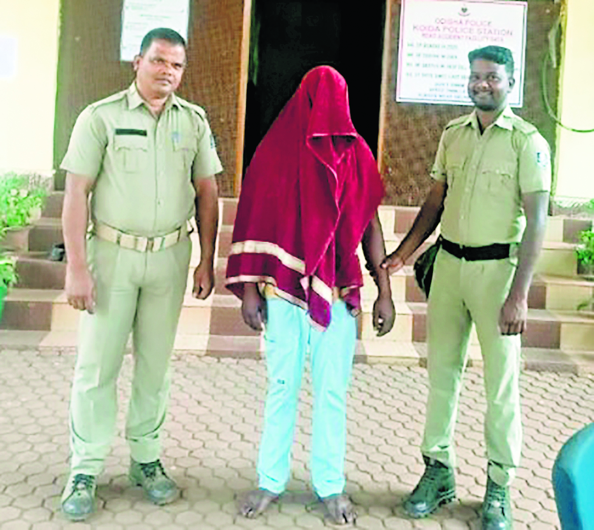 Rourkela News : चौथी कक्षा की छात्रा से दुष्कर्म का आरोपी गिरफ्तार, भेजा गया जेल