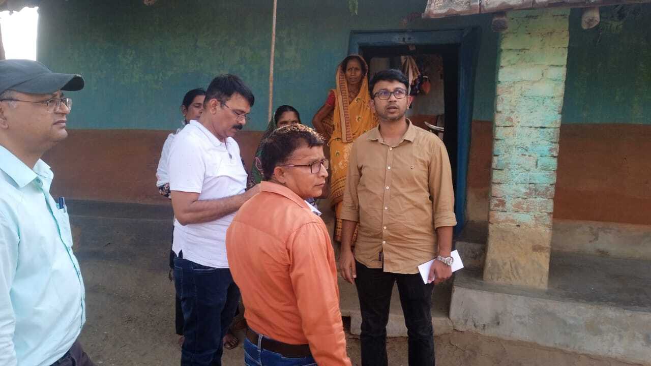 डुमरिया में चिकन पॉक्स के छह मरीज मिले, टीम ने लक्षण की जानकारी ली