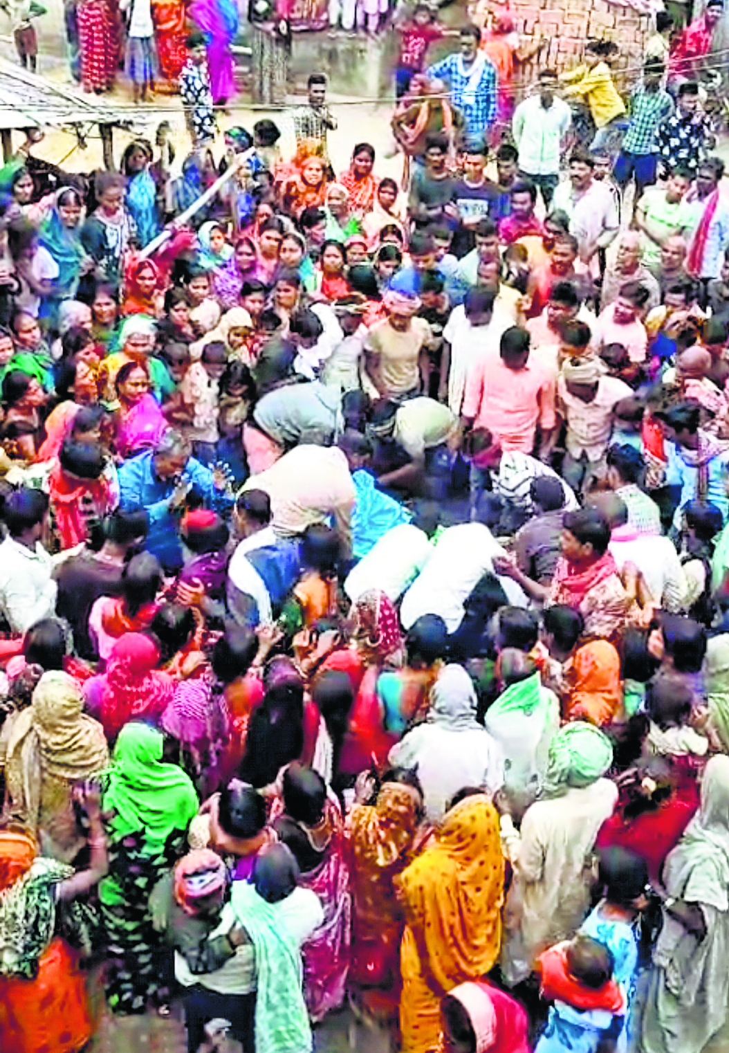 सड़क दुर्घटना में युवक की मौत, शव पहुंचते ही मचा कोहराम