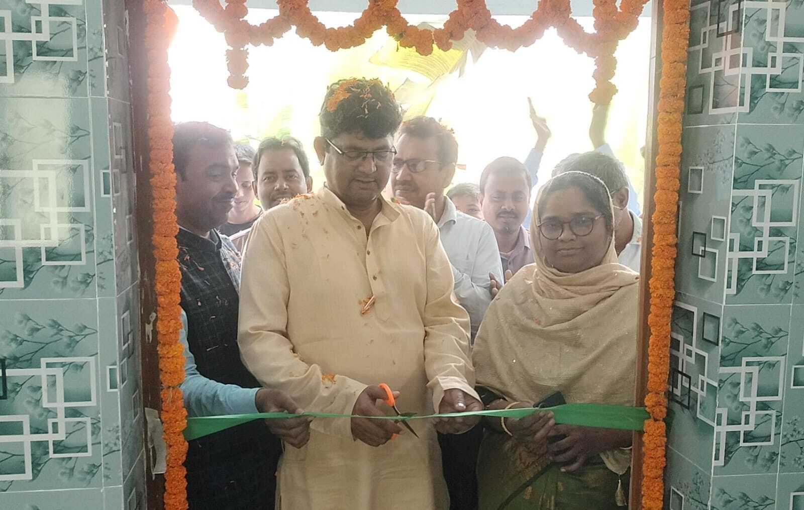 समशेरगंज विधायक ने पुस्तकालय का किया उद्घाटन