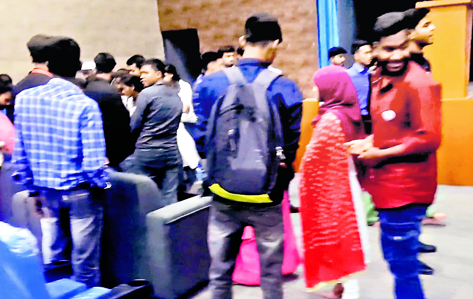 Ranchi News : प्रतिभागियों ने लगाया पक्षपात का आरोप, कॉलेज प्रबंधन ने दुबारा करायी प्रतिस्पर्धा