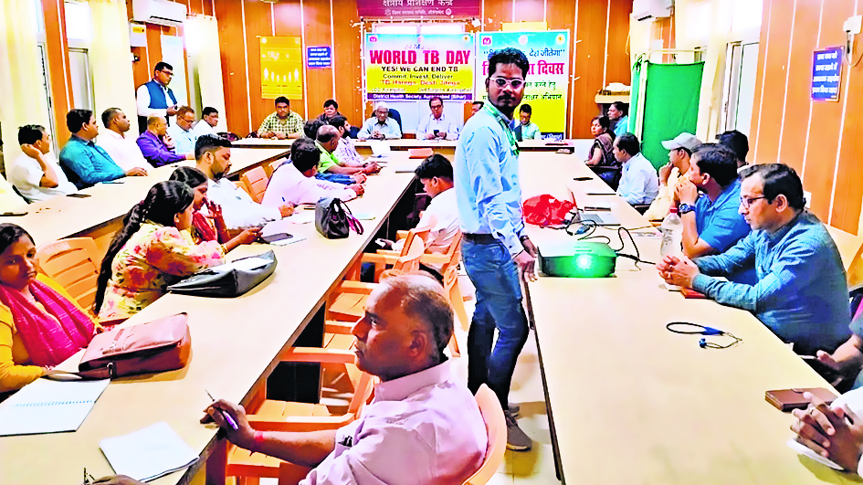 Aurangabad news. सभी लोग मिलकर जिले को टीबी मुक्त करने का प्रयास करें : सीएस