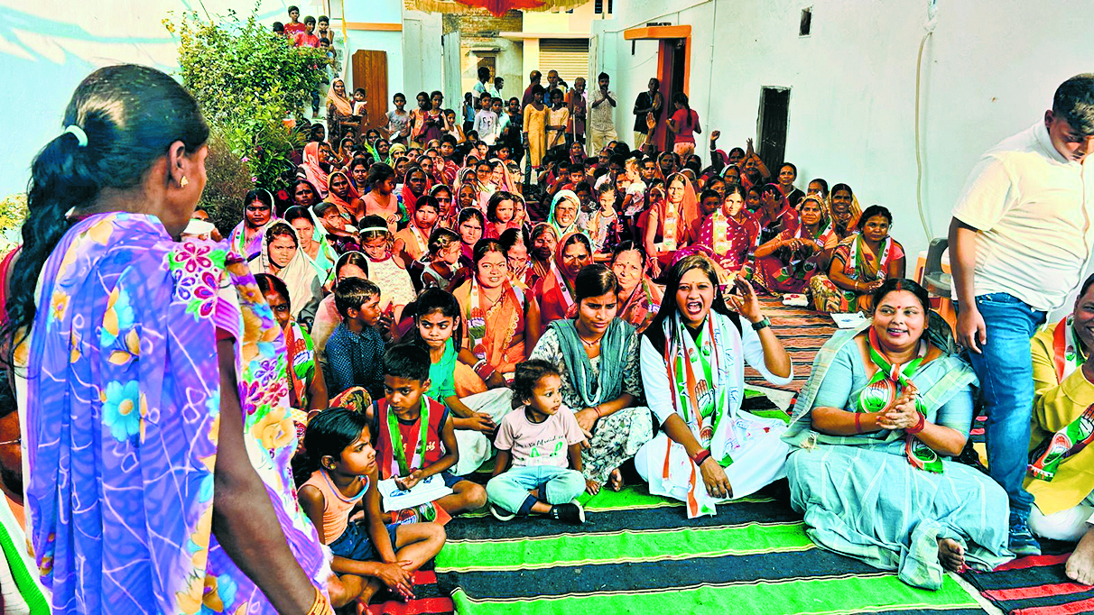 जिला महिला कांग्रेस ने एकंगरसराय प्रखंड क्षेत्र में की बैठक