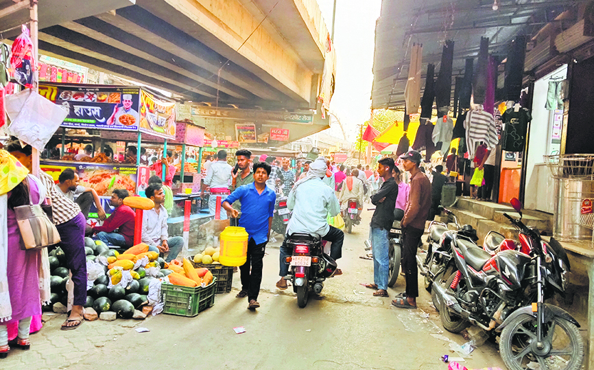 Gopalganj News : जाम का झाम : यात्रियों की ट्रेन छूटती है, तो शिक्षक समय से नहीं पहुंच पाते स्कूल