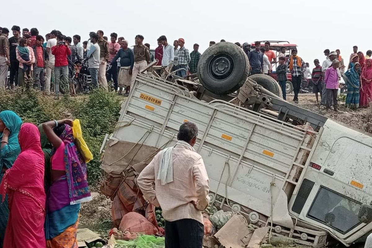 बिहार के मधेपुरा में एक ही परिवार से उठी तीन अर्थी, सड़क हादसे में मां बेटे और बहु की गई जान