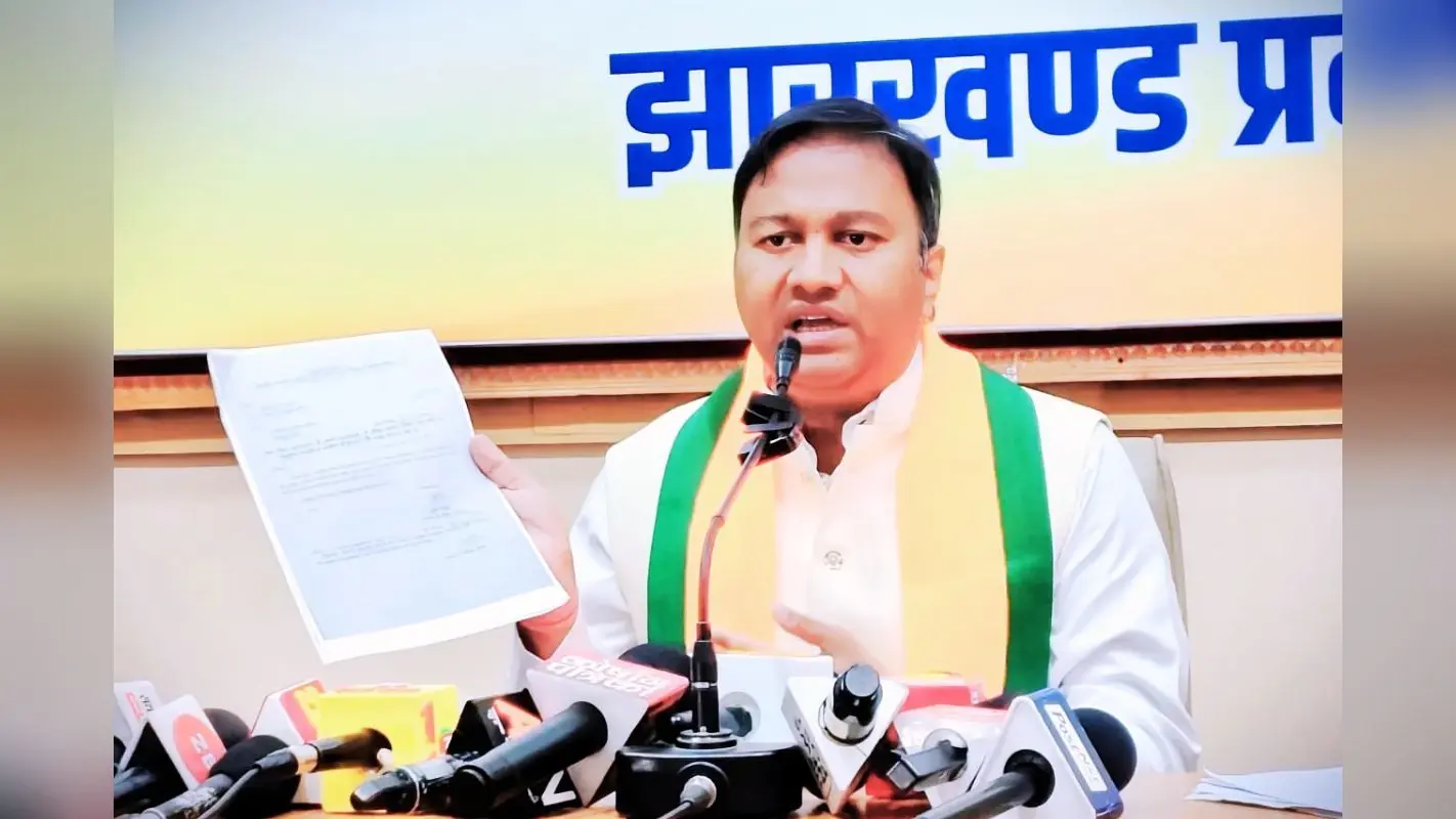 कैबिनेट के फैसलों पर भाजपा ने उठाये सवाल, कहा- बिना स्थानीय नीति के नियुक्तियां और घोटालों की शराब नीति