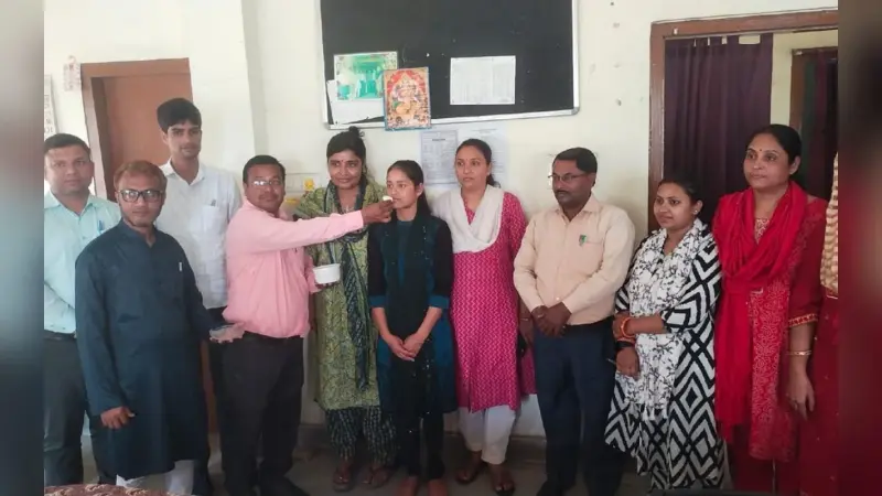 State Topper Video: बाइक मैकेनिक की बेटी बनी इंटर आर्ट्स की स्टेट टॉपर, जानें क्या बनने का रखा है लक्ष्य