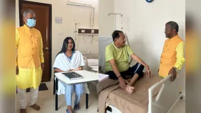 वित्त मंत्री राधाकृष्ण किशोर और राज्यसभा सांसद महुआ माझी से मिलने ऑर्किड अस्पताल पहुंचे बाबूलाल मरांडी