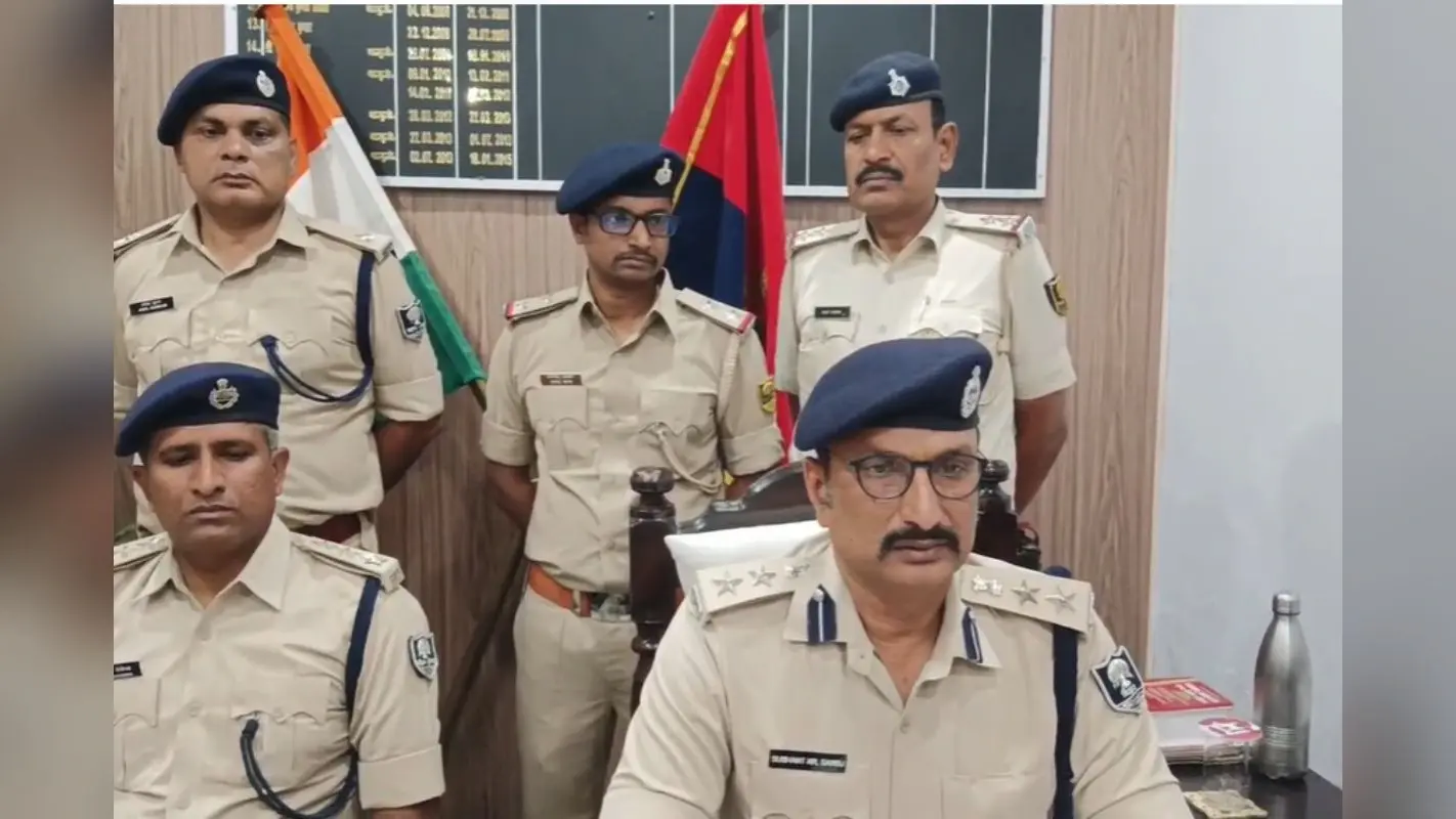 Bihar: लूट की योजना बना रहे थे 5 अपराधी, पुलिस ने पहले ही कर लिया गिरफ्तार, कई खतरनाक हथियार बरामद