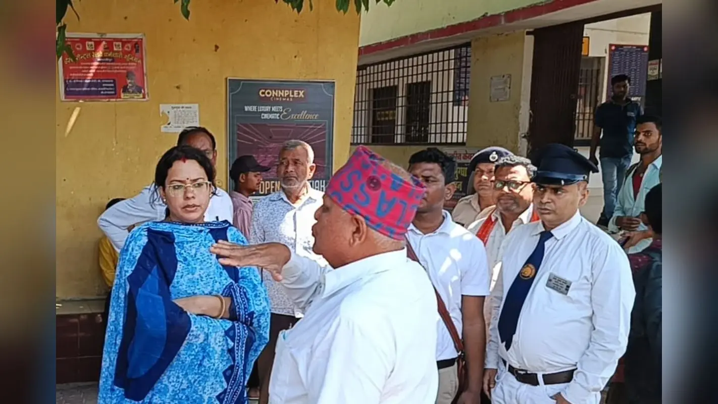 बिहार के इस रेलवे स्टेशन की सफाई पर रोजाना खर्च हो रहे 13,500 रुपये, फिर भी यात्रियों को नहीं मिल रही राहत