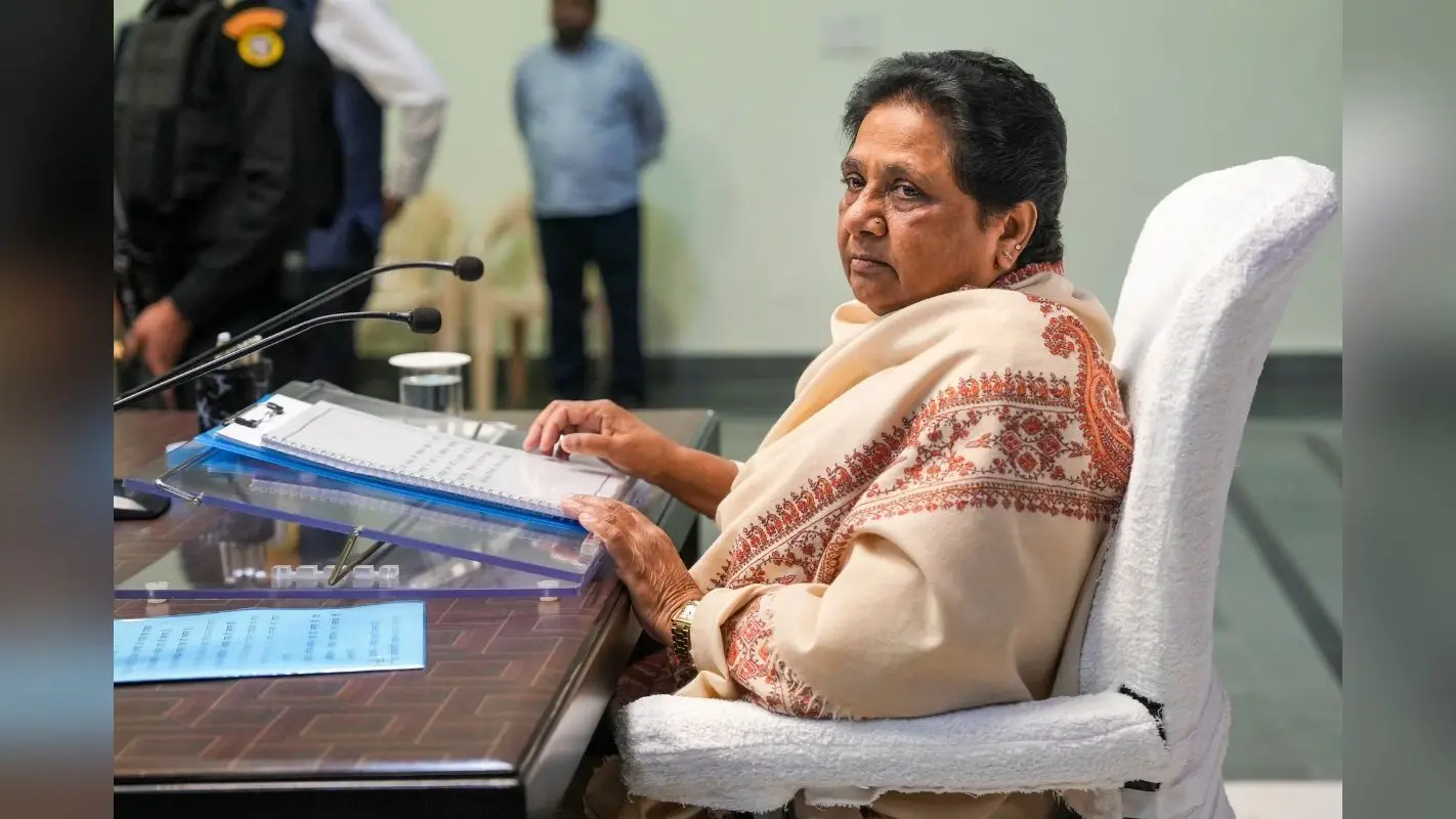 Mayawati: ‘आखिरी सांस तक, पार्टी में मेरा कोई उत्तराधिकारी नहीं होगा’, आकाश आनंद पर मायावती का क्यों टूटा भरोसा?