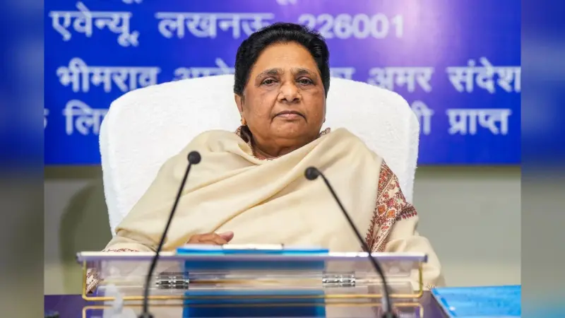 BSP में घमासान, मायावती ने भतीजे आकाश आनंद को सभी पदों से हटाया, कहा- आखिरी सांस तक…