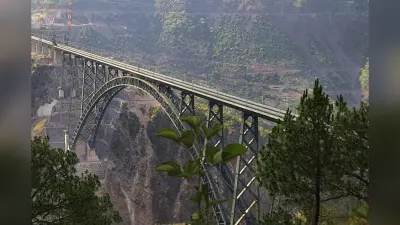 Chenab Rail Bridge: चिनाब नदी पर दुनिया का सबसे ऊंचा रेल पुल बन कर तैयार, अब सुरंग में कर सकेंगे 96 किलोमीटर की यात्रा