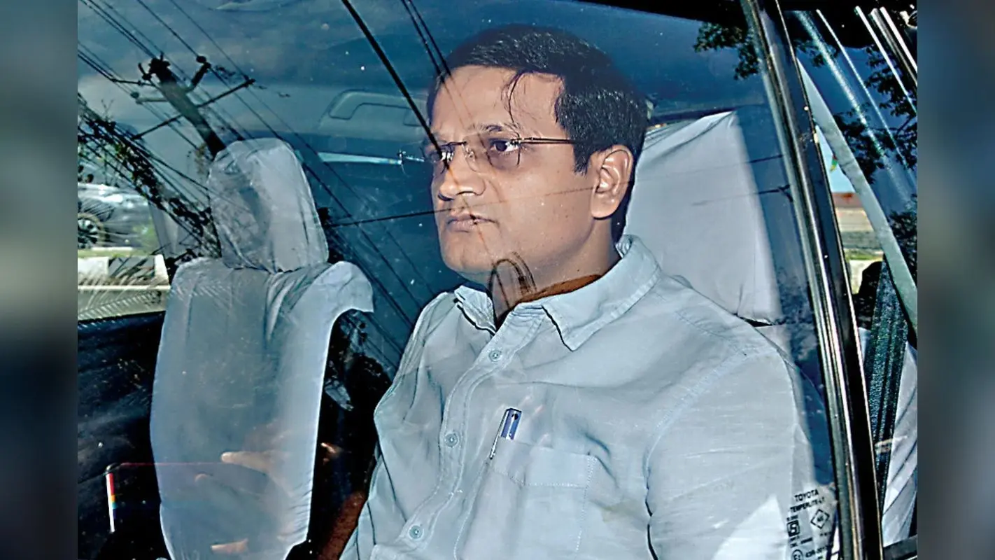 रांची की होटवार जेल से RIMS में भर्ती कराए गए निलंबित IAS छवि रंजन, सीने में दर्द की थी शिकायत, जमीन घोटाले में हैं आरोपी