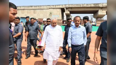 Photos: बिहार दिवस पर अचानक पटना की सड़कों पर निकले सीएम नीतीश, अधिकारियों को दिया ये खास निर्देश