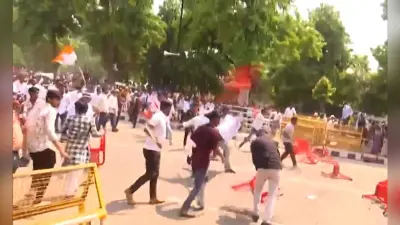 Bhubaneswar Congress Protest: विधायकों के निलंबन पर कांग्रेस का उग्र प्रदर्शन, पुलिस पर कुर्सियों से हमला