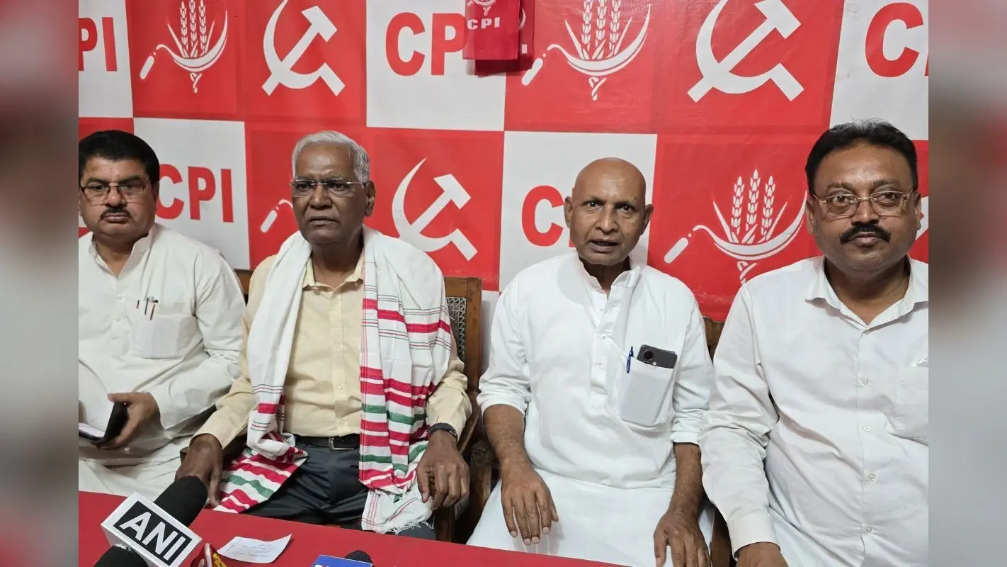 झारखंड में जल, जंगल, जमीन की लूट रोकने में हेमंत सोरेन सरकार विफल, रांची में बोले डी राजा