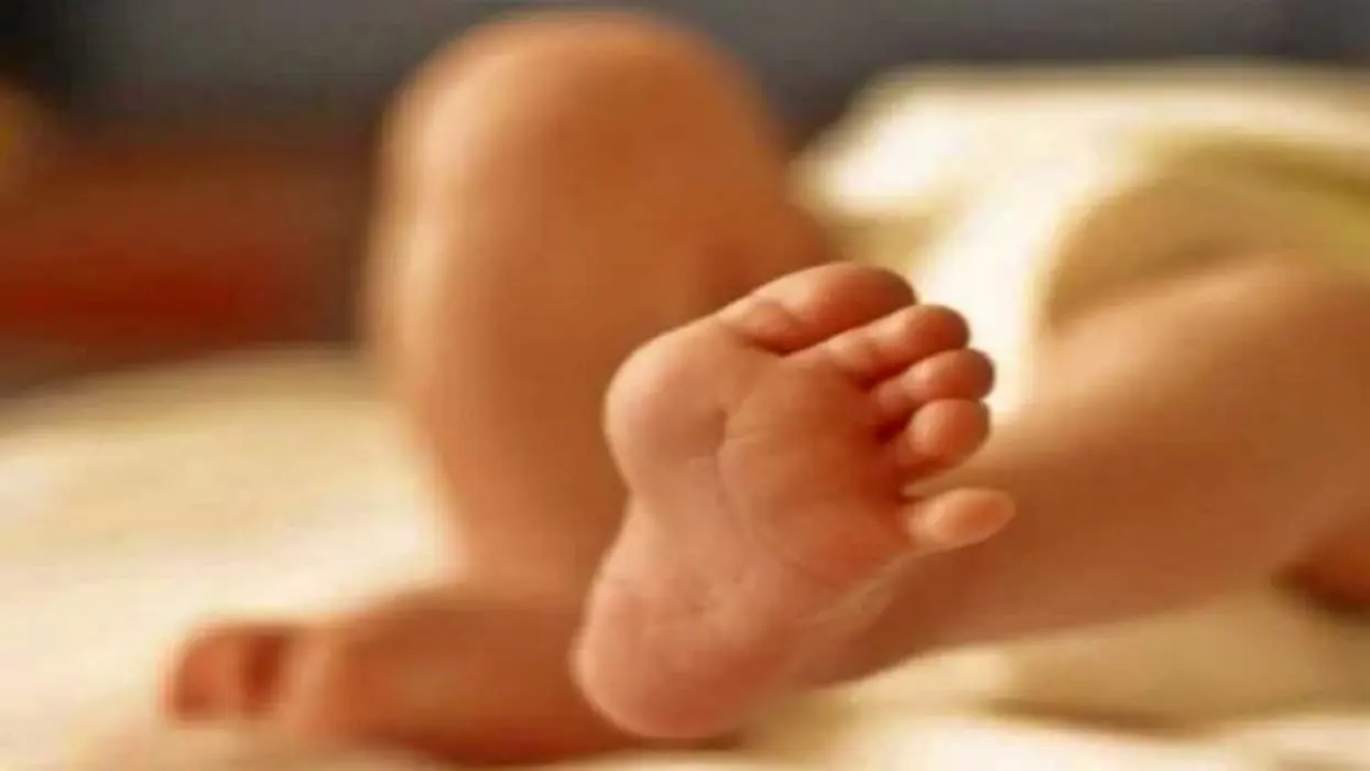 Doctor in Bihar: बिहार में मृत बच्चे का तीन दिनों तक डॉक्टर करते रहे इलाज, बदबू आने पर किया रेफर