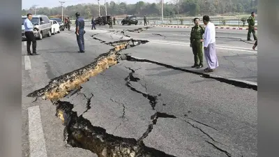 Earthquake Video : भूकंप से फट गई धरती! भयावह वीडियो आया सामने, म्यांमार में मची तबाही