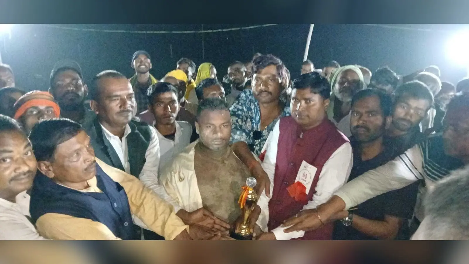Bhagalpur news: श्रीमतपुर में दंगल : जम्मू कश्मीर के राकेश का शील्ड पर कब्जा