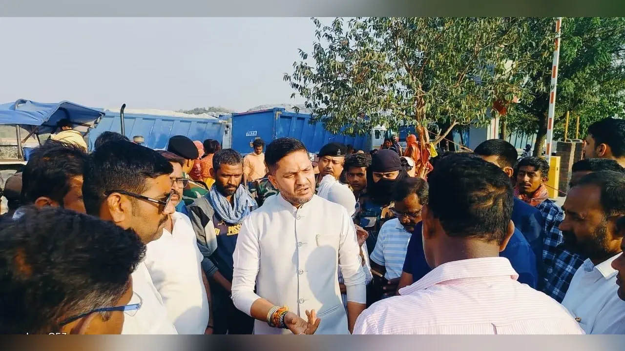 Bokaro News : मृत चालक के परिवार को मुआवजा देने पर बनी सहमति