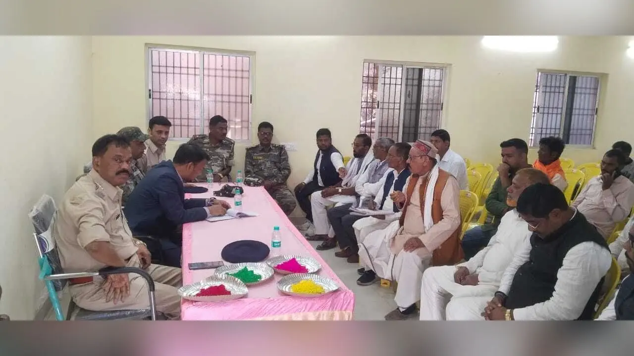 मनिका में होली पर्व को लेकर शांति समिति की बैठक