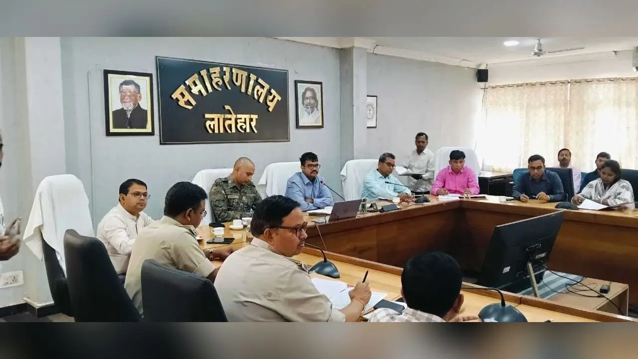सोशल मीडिया पर रखें नजर: डीसी