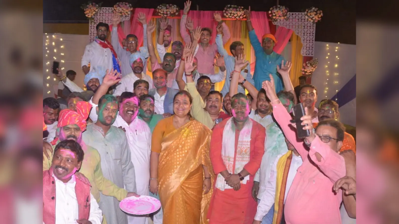 Bokaro News : होलीमय हुआ माहौल, उड़ रहे रंग-गुलाल