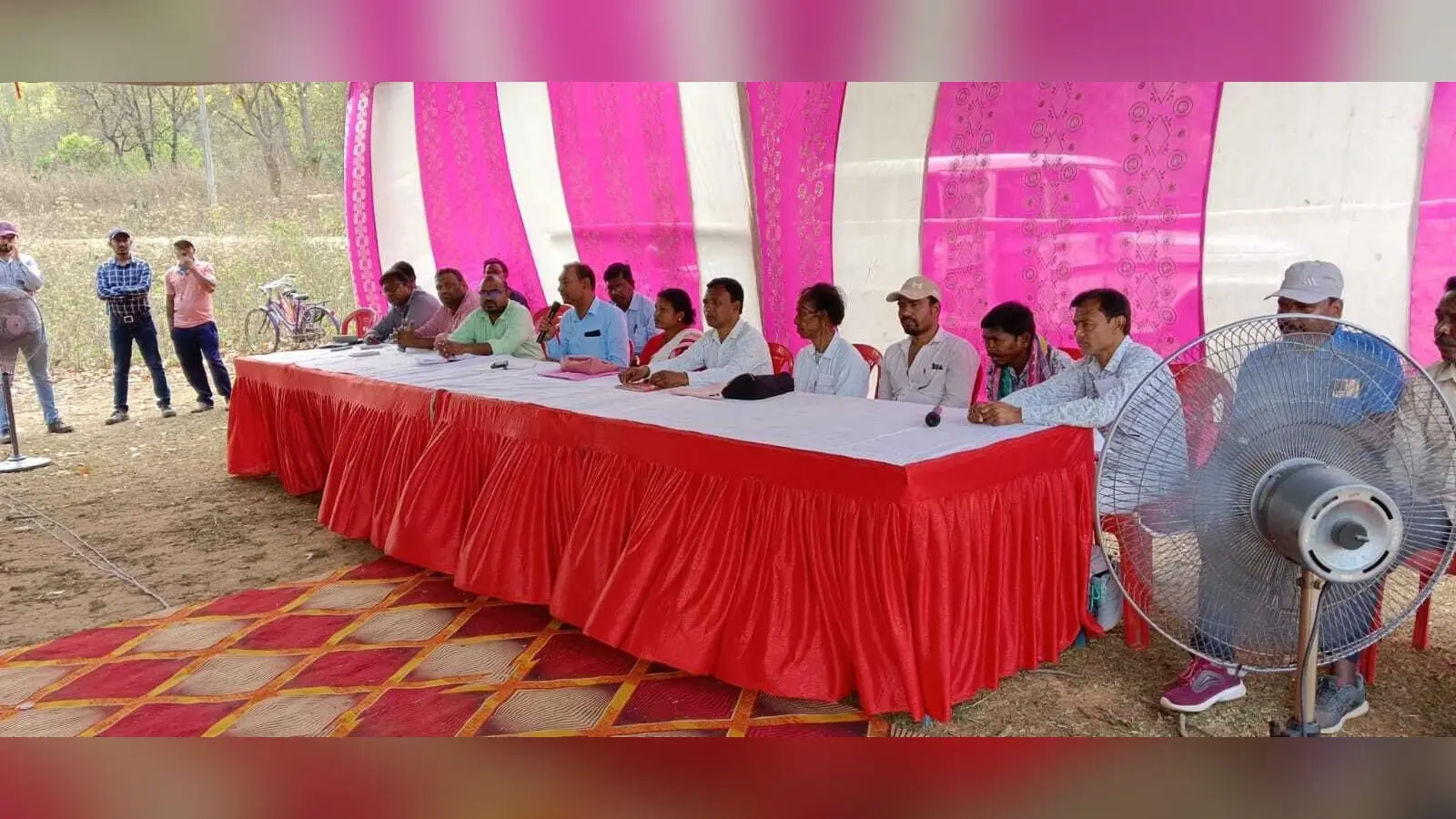 East Singhbhum News : कोर कमेटी में ग्राम प्रधान व वन अधिकार समिति को रखा जाये