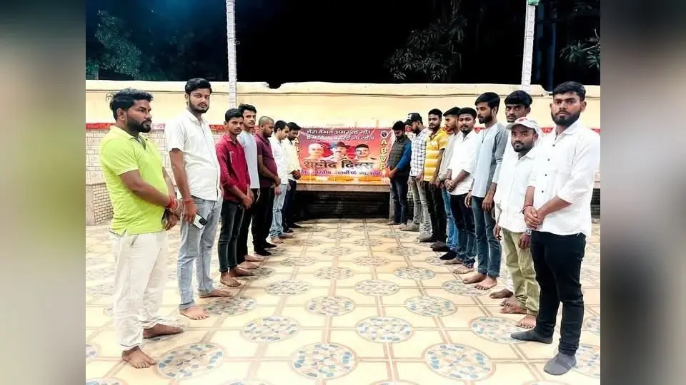 शहीद दिवस पर भारत मां के वीर सपूतों को किया नमन