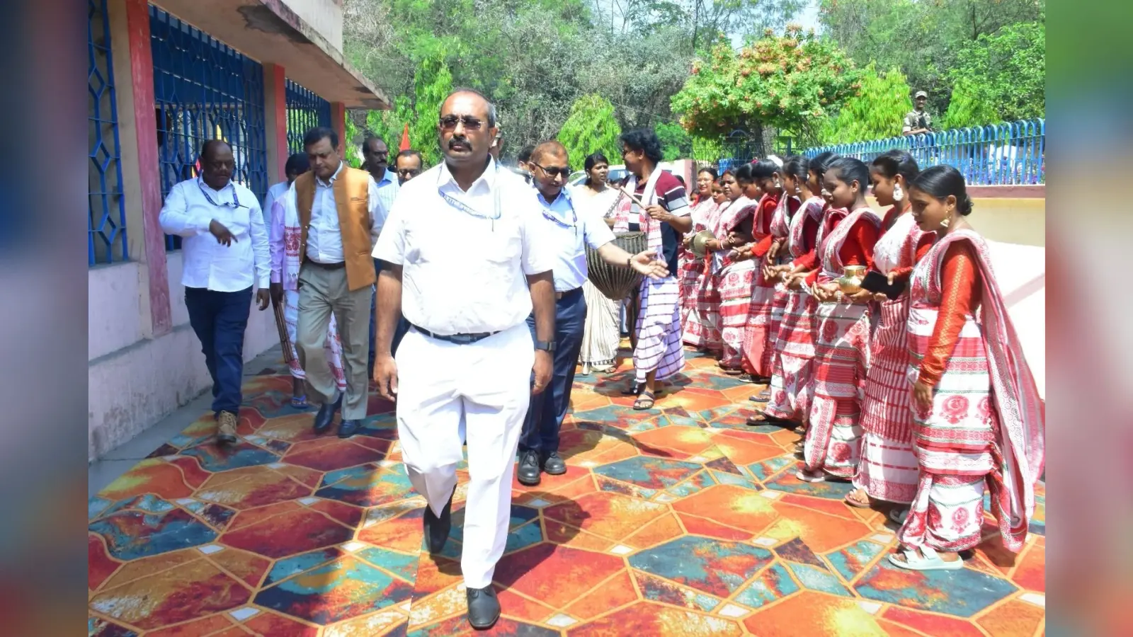 Bokaro News : डीवीसी की उन्नति के लिए समय के साथ चलना होगा : एस सुरेश