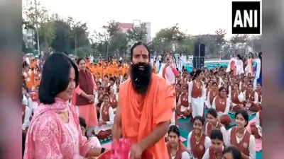 Baba Ramdev Holi video: होलियाना अंदाज में नजर आए योग गुरु स्वामी रामदेव, खेली अनोखी होली, देखिए वीडियो